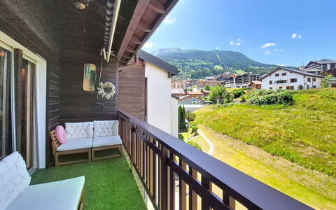 Balcon des Alpes 24: Porche, Domicile, Balcon, Dur, Eco Hôtel, Plate-Forme, Villa, Tache De Bois, Planche, Clôture