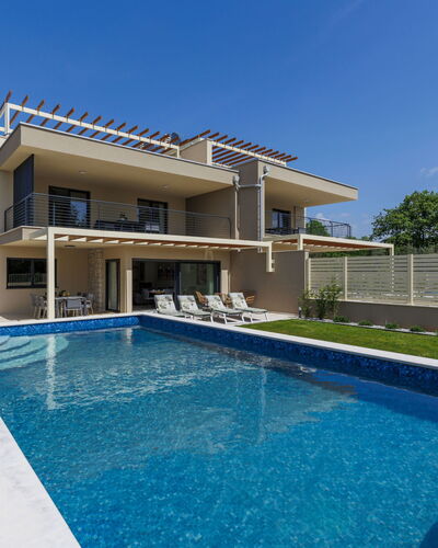 Villa Calira