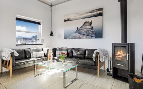 Vaska - 75M from the Sea: Meubles, Sol, Design Intérieur, Sol, Salon, Canapé, Chaise, Parquet, Foyer