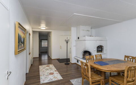 Alatalo: Sol, Sol, Mur, Design Intérieur, Plafond, Bois, Meubles, Parquet, Pièce, Éclairage
