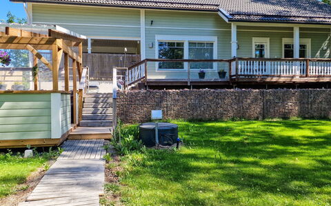 Nuorronranta: Bois, Porche, Domicile, Chalet, Jardin, Plate-Forme, Arrière-Cour, Cour, Ombre, Dur
