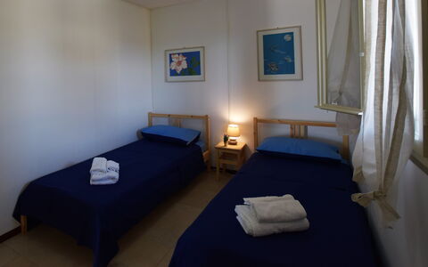 Villa Andrea: Meubles, Bois, Sol, Sol, Design Intérieur, Chambre, Lit, Pièce, Cadre De Lit, Drap De Lit