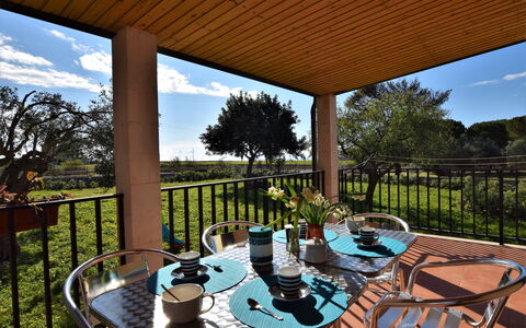 Villa Andrea: Meubles, Chaise, Mobilier De Jardin, Porche, Ombre, Tableau De Plein Air, Jardin, Eco Hôtel, Balcon, Arrière-Cour