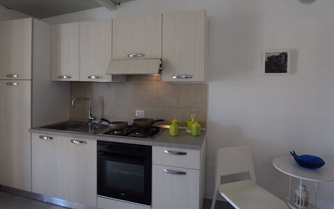 Villa Andrea: Appareil De Cuisine, Cuisine, Principaux Appliance, Comptoir, Cabinetry, Evier, Cuisinière, Électroménager, Le Fourneau, Design Intérieur