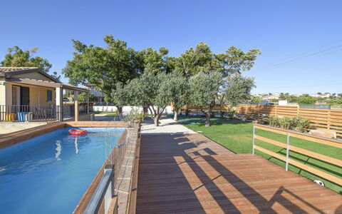Villa Andrea: Piscine, Composite, Ombre, Recours, Eco Hôtel, Plate-Forme, Tache De Bois, Conception, Dur, Aménagement Paysager
