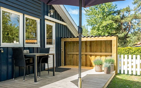Roope - 800M from the Sea: Domicile, Chalet, Porche, Siding, Ferme, Structure En Plein Air