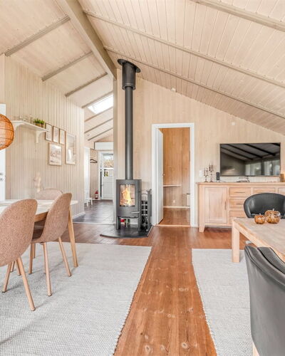 Roope - 800M from the Sea