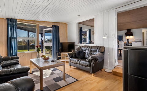 Nisse - 300M from the Sea: Bois, Meubles, Design Intérieur, Plafond, Sol, Sol, Domicile, Canapé, Salon, Pièce