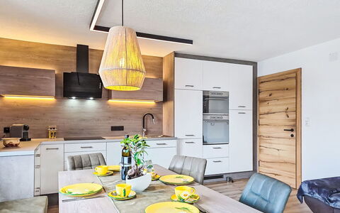 Schöser: Meubles, Design Intérieur, Sol, Luminaire, Bois, Cuisine, Plafond, Comptoir, Sol, Chaise