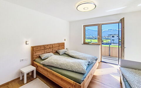 Apart Wurm: Bois, Design Intérieur, Plafond, Sol, Sol, Chambre, Domicile, Pièce, Lit, Cadre De Lit