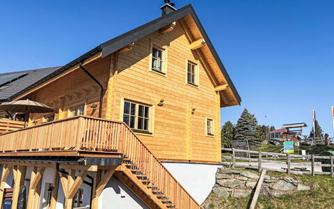 Nockhütte: Bois, Maison, Chalet, Toit, Domicile, Siding, Porche, Pente, Planche, Cabane En Rondins