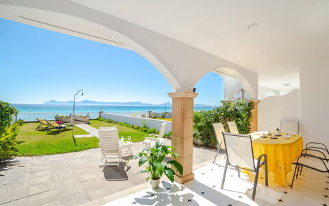 Sa Mirada: Meubles, Recours, Chaise, Mer, Plante D'Appartement, Ombre, Biens, Villa, Hôtel, Eco Hôtel