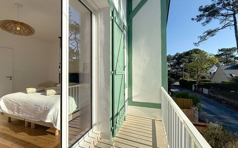 Villa Armorique: Meubles, Balcon, Ombre, Jardin, Mobilier De Jardin, Chaise, Porche, Cour, Aménagement Paysager, Arrière-Cour