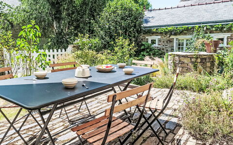 La Dolce Vita Brezhoneg: Meubles, Balcon, Ombre, Jardin, Mobilier De Jardin, Chaise, Porche, Cour, Aménagement Paysager, Arrière-Cour