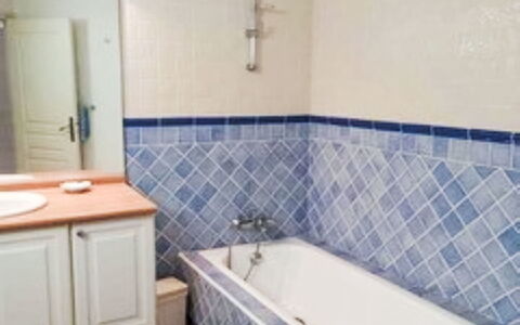Jenny: Meubles, Balcon, Ombre, Jardin, Mobilier De Jardin, Chaise, Porche, Cour, Aménagement Paysager, Arrière-Cour
