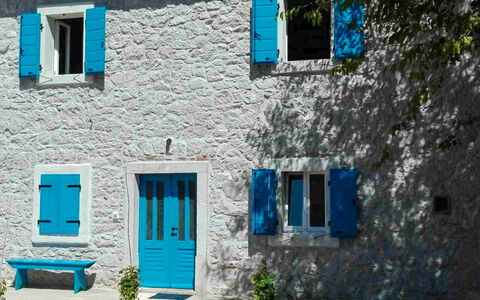 Ive: Meubles, Balcon, Ombre, Jardin, Mobilier De Jardin, Chaise, Porche, Cour, Aménagement Paysager, Arrière-Cour