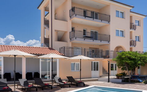 Rab Lopar 115: Appartement, Loisir, Piscine, Balcon, Condominium, Hôtel, Recours, Mobilier De Jardin, Villa, Centre De Loisirs