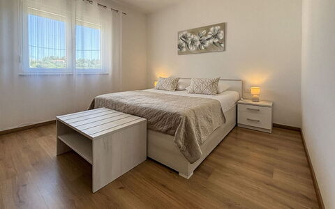 Rab Lopar 115: Meubles, Design Intérieur, Sol, Chaise, Sol, Table, Table Cuisine Et Salle A Manger, Ombre, Plafond, Tache De Bois