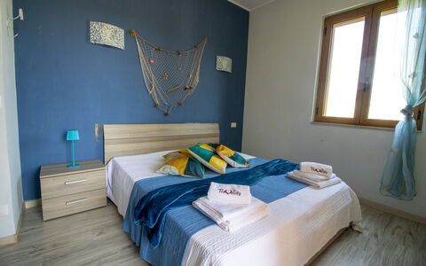 Mediterranea'S House Otranto: Meubles, Sol, Sol, Bois, Design Intérieur, Textile, Chambre, Pièce, Lit, Linge