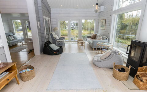 Teurajärven Helmi: Bois, Parquet, Domicile, Sol, Dur, Chalet, Salon, Planche, Tache De Bois, Revêtement De Sol Stratifié