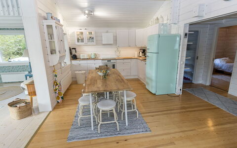 Teurajärven Helmi: Sol, Design Intérieur, Sol, Parquet, Bois, Cuisine, Plafond, Meubles, Comptoir, Principaux Appliance