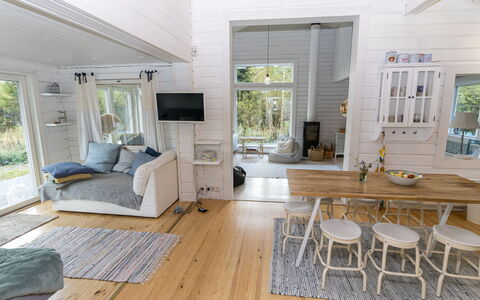 Teurajärven Helmi: Meubles, Design Intérieur, Sol, Bois, Sol, Parquet, Plafond, Pièce, Salon, Éclairage