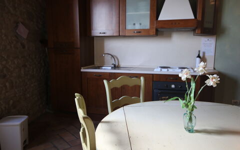 Residence Borgodamare: Meubles, Bois, Sol, Design Intérieur, Sol, Table Cuisine Et Salle A Manger, Cuisine, Table, Comptoir, Pièce