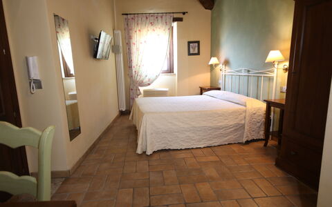 Residence Borgodamare: Meubles, Sol, Sol, Design Intérieur, Plafond, Lit, Éclairage, Chambre, Pièce, Linge