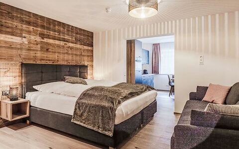 2A Morgensonne mit Weitblick: Design Intérieur, Chambre, Plafond, Lit, Meubles, Pièce, Sol, Literie, Drap De Lit, Cadre De Lit