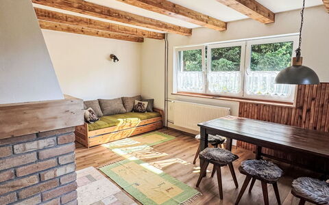 Chalet Helena: Sol, Meubles, Design Intérieur, Sol, Mur, Parquet, Bois, Plafond, Pièce, Éclairage