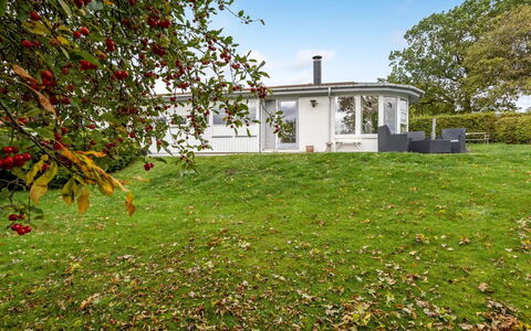 Söhnke - 100M to the Fjord: Herbe, Arbuste, Domicile, Lot Terre, Couverture De Sol, Jardin, Pelouse, Biens, Chalet
