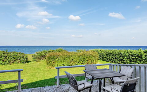 Edla - 35M from the Sea: Bleu, Horizon, Meubles, Mer, Mobilier De Jardin, Cotiers Et Relief Océaniques, Nuage, Océan, Côte, Rive