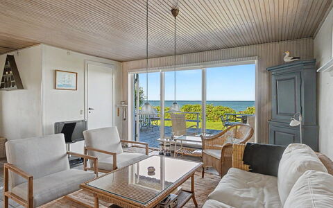 Edla - 35M from the Sea: Meubles, Design Intérieur, Sol, Sol, Bois, Plafond, Pièce, Table, Chaise, Salon