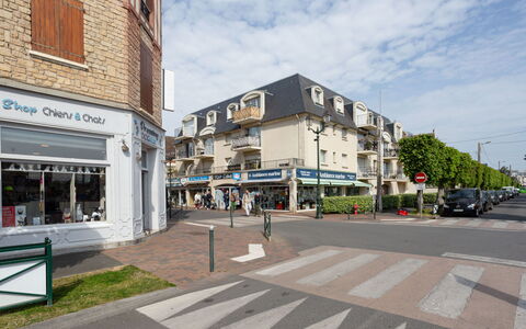 Victoria: Meubles, Chaise, Mobilier De Jardin, Tableau De Plein Air, Patio, Table Cuisine Et Salle A Manger, Ombre, Conception, Structure En Plein Air, Table Basse