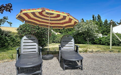 Côté Lierre: Meubles, Chaise, Mobilier De Jardin, Tableau De Plein Air, Patio, Table Cuisine Et Salle A Manger, Ombre, Conception, Structure En Plein Air, Table Basse