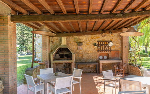 Montescudaio 51: Meubles, Chaise, Mobilier De Jardin, Tableau De Plein Air, Patio, Table Cuisine Et Salle A Manger, Ombre, Conception, Structure En Plein Air, Table Basse