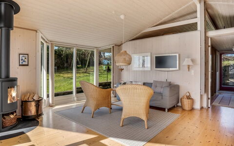 Stefan - 50M from the Sea: Bois, Sol, Design Intérieur, Sol, Plafond, Meubles, Domicile, Salon, Parquet, Porte