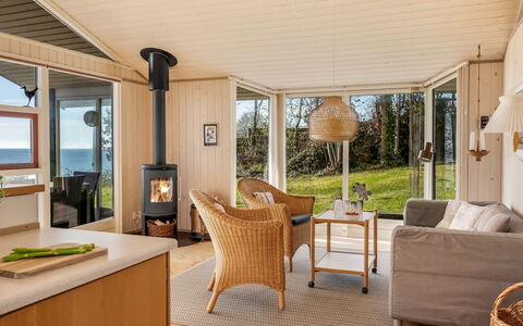 Stefan - 50M from the Sea: Bois, Meubles, Sol, Design Intérieur, Sol, Plafond, Domicile, Salon, Parquet, Table