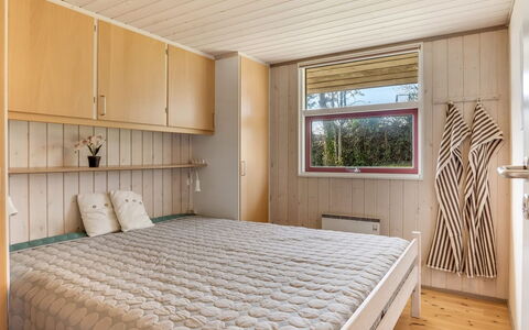 Stefan - 50M from the Sea: Design Intérieur, Bois, Sol, Sol, Meubles, Plafond, Pièce, Chambre, Lit, Éclairage