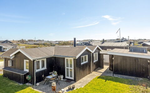 Niela - 300M from the Sea: Bleu, Chalet, Maison, Domicile, Ferme, Biens, Siding