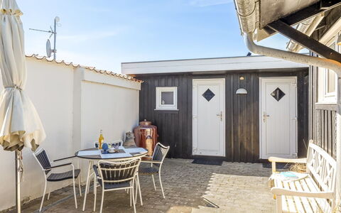 Niela - 300M from the Sea: Bleu, Chalet, Maison, Domicile, Ferme, Biens, Siding