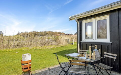 Niela - 300M from the Sea: Bleu, Chalet, Maison, Domicile, Ferme, Biens, Siding