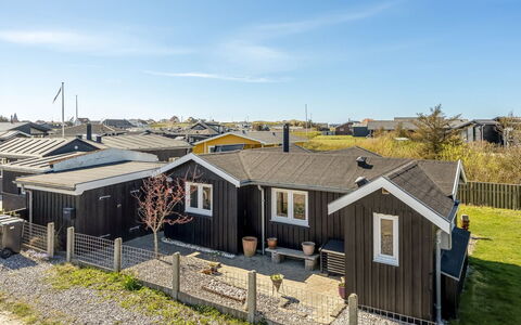 Niela - 300M from the Sea: Bleu, Chalet, Maison, Domicile, Ferme, Biens, Siding