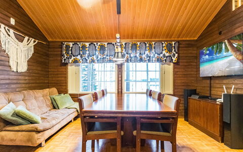 Järvitupa: Design Intérieur, Sol, Meubles, Sol, Bois, Plafond, Canapé, Éclairage, Pièce, Salon
