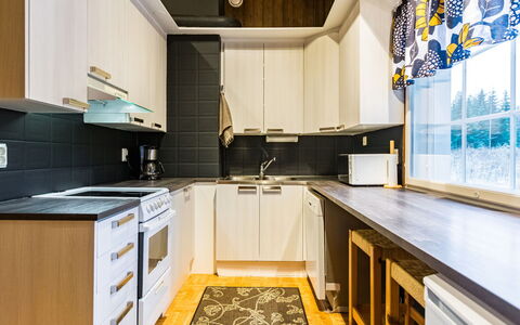 Järvitupa: Cuisine, Appareil De Cuisine, Principaux Appliance, Bois, Comptoir, Design Intérieur, Sol, Plafond, Sol, Cabinetry