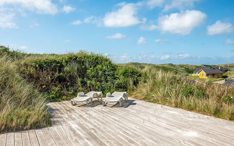 Tume - 250M from the Sea: Herbe, Prairie, Paysage, Écorégion, Plaine, Communauté Des Plantes, Lot Terre, Mobilier De Jardin, Prairie, Formations Arbustives