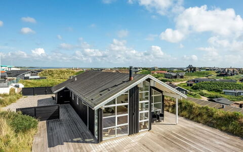 Tume - 250M from the Sea: Herbe, Prairie, Paysage, Écorégion, Plaine, Communauté Des Plantes, Lot Terre, Mobilier De Jardin, Prairie, Formations Arbustives
