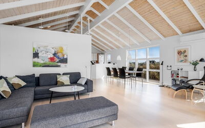 Tume - 250M from the Sea