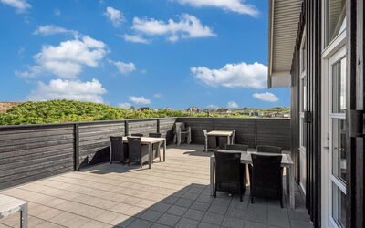 Tume - 250M from the Sea