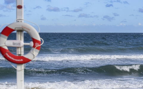 Ilppo - 100M from the Sea: Ressources En Eau, Mer, Vague, Océan, Vent Wave, Plage